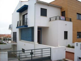 4 Bedrooms detached villa Nazar&eacute;
