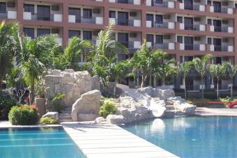 Condominium for sale Las Pinas H Las Pi�as City