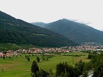 Property in a beautiful Valley! Croviana