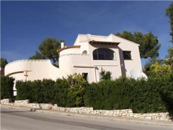 A very pretty 2 bedroom villa Adsubia