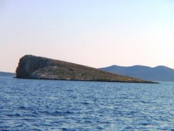 D12  PRIVATE ISLAND FOR SALE Paros