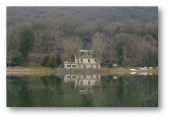 House on the lake side Caprarola