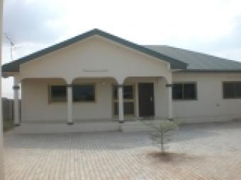 3 Bedrooms At Community 25 Tema