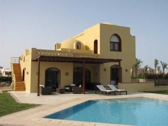 Stylish North Golf Villa, 4BR El Gouna