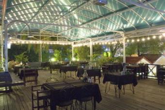 SPORTS BAR/RESTAURANT & THAI COM Chiang Mai