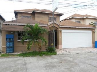 House La Ceiba La Ceiba