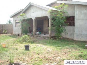 Uncompleted house for sale Accra