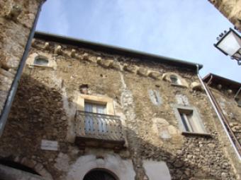 Gorgeous Medieval apartment with Isola Del Gran Sasso