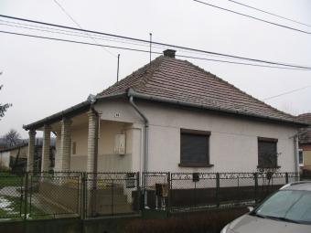 Village   home Tolm�cs