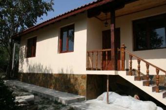 TWO STOREY THREE BED HOUSE Dolni Chiflic