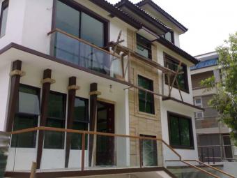 H&H 4 Sale in Mckinley Hills Mckenly Hills Village, Makati