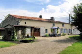 IMMACULATE CHARENTAISE HOUSE La Rochelle