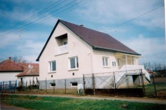 House in Hungary Palot�s