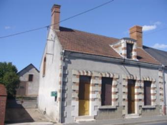 1850 VILLAGE HOUSE, BARN, GARDEN Blois