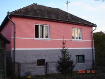 House with 1595sqm of land Atid