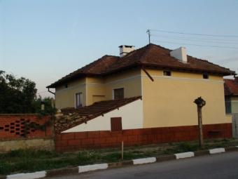 TWO - STOREY COUNTRY HOUSE Pavlikeni