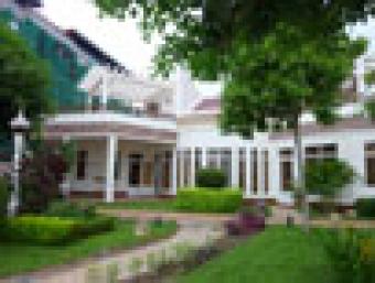 Nice garden villa for sale 855