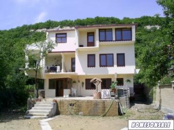 Large 7 Bed House for sale Nr Varna