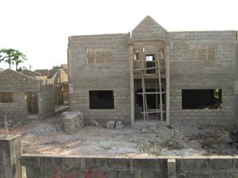 4 bedroom uncompleted for Sale Accra
