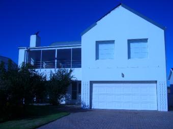LOTS OF ROOM TO ROAM Langebaan
