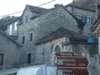 Stone-house in Kamenari Kamenari