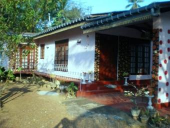 House and land for sale Hanwella