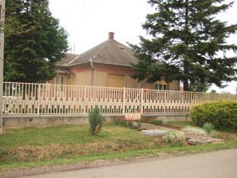 Ludas/two houses included Ludas