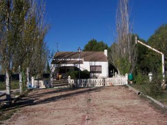 3 Bedroom chalet with pool Alicante