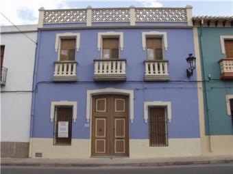 Beautifully reformed town house La Llosa De Camacho