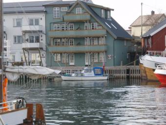  Lofoten Henningsvaer
