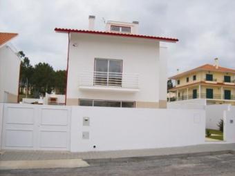 4 Bedrooms detached villa Nazar&eacute;