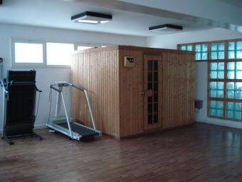 Lots Of Space ! Living & Bedroom Salwa