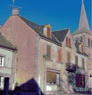 HOUSE TO RENOVATE IN THE MOUNTAI Chastreix