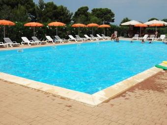 villa in parco con piscina Sangin