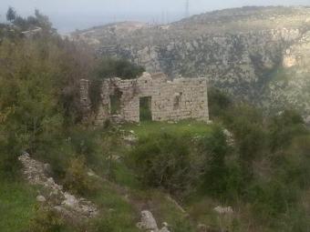 Near lycee franco-libanais nahr Nahr Ibrahim