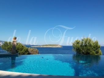 Luxury water front apartment Port D`andratx