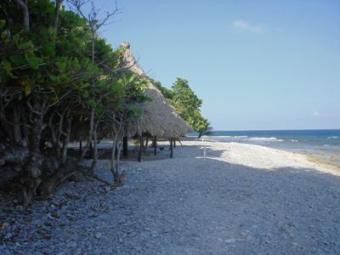 Beachfront - 0.35 Acre - M.L. Utila