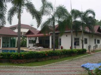 4 Bed 6 Bath Pool Villa Pattaya