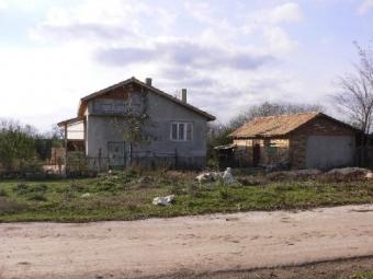 TWO HOUSES ON A COMMON PLOT Varna