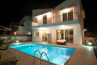 Luxury  Furnished 4 Bedrm Villa Pyla