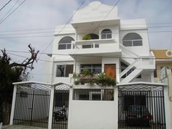 Condominium building Manta