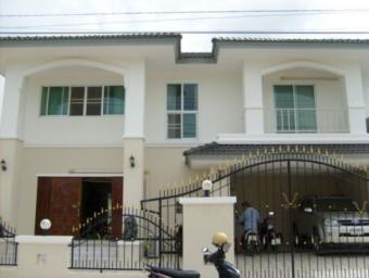 2 storey house near beach Ban Chang