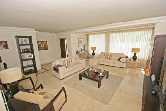 EUR 599,000 Villa Marbella Guada Santiago De Compostela