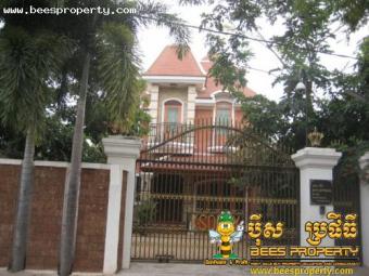VILLA FOR RENT OR SALE LOCATED I Phnom Penh