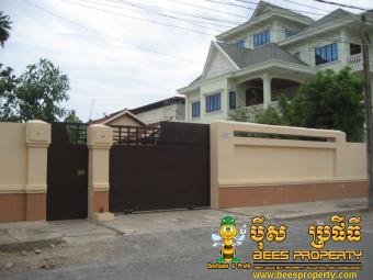 SMALL VILLA FOR RENT, TOUL KORK Phnom Penh