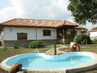 Lovely house with nice lake view Varna