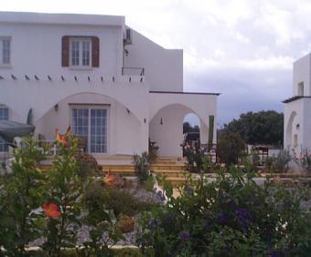 �69,950 SEAFRONT VILLA! Sadrazamkoy