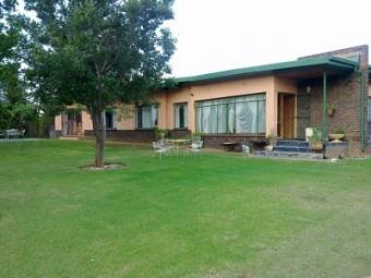 Sunny South Africa - near big 5 Zeerust