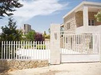 3 Bedroom Fully Furnised House Kornayel , Baabda