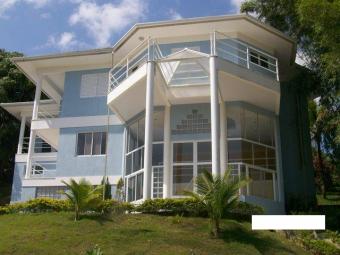 Unique Contemporary 4 bed villa Niteroi